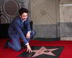 los angeles, 7 mars - James Franco på Hollywood Walk of Fame-ceremonin för att hedra James Franco på El Capitan Theatre den 7 mars 2013 i Los Angeles, ca. foto