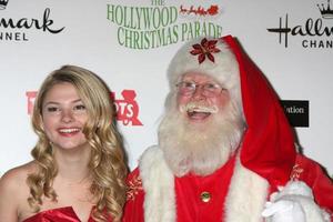 los angeles, 27 nov - stefanie scott anländer till 2011 års hollywood julparad på hollywood boulevard vid sycamore den 27 november 2011 i los angeles, ca. foto