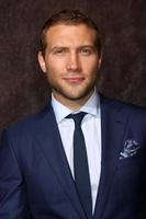 los angeles, 31 jan - jai courtney vid avtäckningen av väggmålningen en bra dag att dö i 1900-talets fox studios den 31 januari 2013 i los angeles, ca. foto