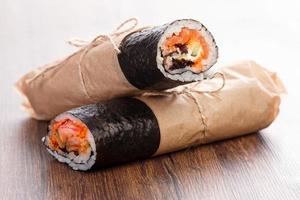 sushi burrito - nytt trendigt matkoncept foto