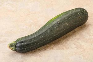 välsmakande ung organisk naturlig zucchini foto