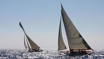 segelbåtstävling foto