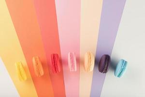 färgglada macarons eller macaroons dessert söt vacker att äta foto