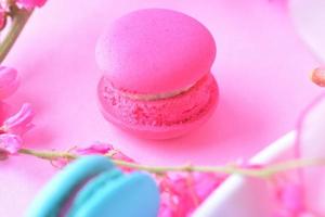 färgglada macarons eller macaroons dessert söt vacker att äta foto