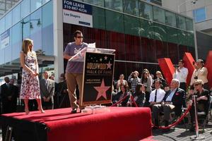 los angeles, 22 feb - jennifer aniston, adam sandler på jennifer aniston hollywood walk of fame stjärnceremoni på w hollywood den 22 februari 2012 i los angeles, ca. foto