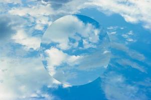 abstrakt illusionscirkel på himlen. abstrakt moln bakgrund. foto
