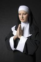 berömma nunna porträtt
