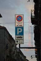 skylt för begränsad parkeringszon foto