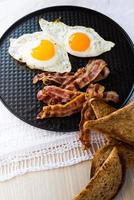 ägg och bacon foto