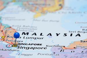 singapore fästs på en karta över Asien