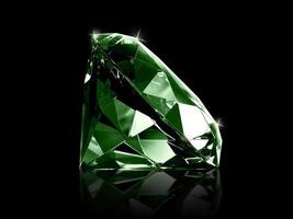 bländande diamant gröna ädelstenar på svart bakgrund foto