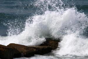 storm i Medelhavet utanför Israels kust foto