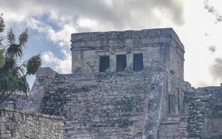 forntida tulumruiner Mayan plats tempelpyramider artefakter havslandskap mexico. foto