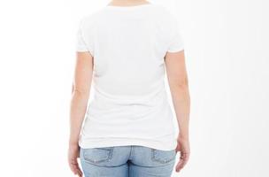 beskuren porträtt kvinna medelåldern i tshirt isolerad på vit bakgrund foto