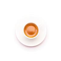ovanifrån svart kaffe eller americano i vit kopp isolerad på vitt foto