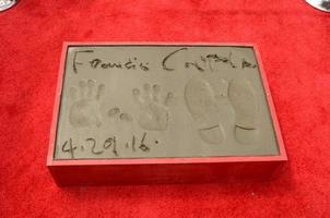 los angeles, 29 apr - francis ford coppola hand- och fotavtryck vid francis ford coppola hand- och fotavtrycksceremonin på tcl chinese theatre imax den 29 april 2016 i los angeles, ca. foto