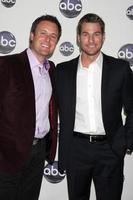 los angeles 10 jan - Chris Harrison, Brad Womack anländer till disney abc TV-gruppen s tca vinter 2011 pressturnéfest på Langham Huntington Hotel den 10 januari 2011 i Pasadena, ca. foto