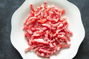 bacon fläsk kött skiva färsk måltid mat mellanmål på bordet kopia utrymme mat foto