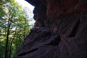 genovevahoehle är en grotta nära Trier och vacker i de röda tonerna foto