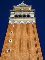 hdr st mark campanile i Venedig foto