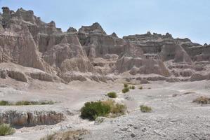 packade torra toppklippor i södra dakotas badlands foto