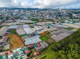 da lat city, vietnam - 15 juli 2022 landskap i staden da lat city, vietnam är ett populärt turistmål. turiststad i utvecklade vietnam. foto