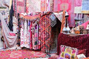 turkiska traditionella mattor i goreme, nevsehir, kalkon foto