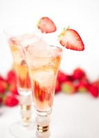 dryck med jordgubbar foto