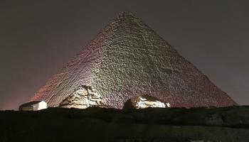 stora pyramiden i Giza i Kairo, Egypten foto