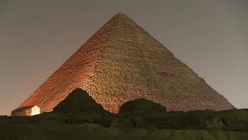 stora pyramiden i Giza i Kairo, Egypten foto