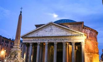 fasad av pantheon i Rom, Italien foto
