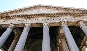 fasad av pantheon i Rom, Italien foto