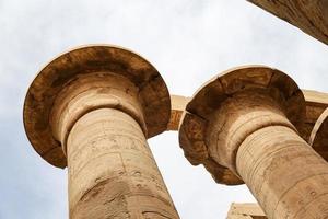 kolonner i hypostyle hall av Karnak tempel, Luxor, Egypten foto