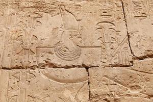 hieroglyfer i Karnaktemplet, Luxor, Egypten foto