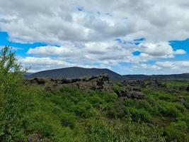 utsikt över lavafälten av ett tidigare vulkanutbrott på Island. foto