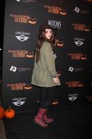 los angeles, 10 oktober - kaitlyn dever på den 8:e årliga premiärkvällen för la haunted hayride i Griffith Park den 10 oktober 2013 i los angeles, ca. foto