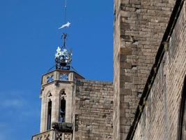 detaljer om den religiösa byggnaden, kyrkan Santa Maria del Mar i det födda distriktet Barcelona. foto