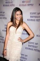 los angeles, 31 juli - ashley argota anländer till 13-årsfesten för madison pettis i eden den 31 juli 2011 i los angeles, ca. foto