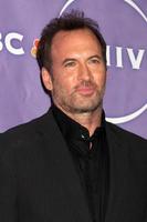 los angeles, 13 januari - scott patterson anländer till nbc tca winter 2011 party på langham huntington hotel den 13 januari 2010 i westwood, ca. foto