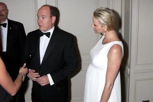 los angeles, 8 oktober - his serene highness prince albert ii of monaco, her serene highness princess charlene of monaco på princess grace foundation gala 2014 den 8 oktober 2014 i Beverly Hills, ca. foto