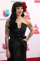 las vegas, nov 17 - mon laferte vid den 17:e årliga latin grammy awards på t-mobile arena den 17 november 2016 i las vegas, nv foto