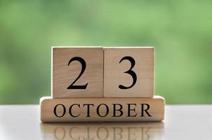 23 oktober kalenderdatum text på träblock med kopia utrymme för idéer eller text. kopiera utrymme och kalender koncept foto