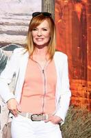 los angeles, 22 juni - marg helgenberger anländer till världspremiären av ensamstående ranger på Disneys kaliforniska äventyr den 22 juni 2013 i Anaheim, ca. foto