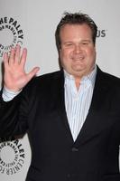 los angeles, 14 mars - eric stonestreet anländer till den moderna familjens paleyfest-evenemang på saban-teatern den 14 mars 2012 i los angeles, ca. foto