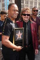 los angeles, 6 mars - ray parker jr, richie sambora på ray parker jr hollywood walk of fame stjärnceremoni på walk of fame den 6 mars 2014 i los angeles, ca foto