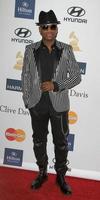 los angeles, 9 feb - ne-yo anländer till Clive Davis 2013 pre-grammy gala på Beverly Hilton Hotel den 9 februari 2013 i Beverly Hills, ca. foto