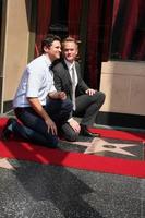 los angeles, sep 15 - david burtka, neil patrick harris vid ceremonin som skänker en stjärna på hollywood walk of fame till neil patrick harris på frolic room den 15 september 2011 i los angeles, ca. foto