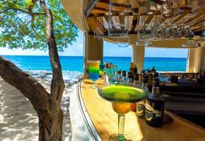 stränder, playas och hotell på ön Cozumel, turism och semestermål på Mayan Riviera foto