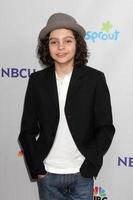 los angeles, 1 aug - max burkholder anländer till nbc tca sommaren 2011 all star party på sls hotel den 1 augusti 2011 i los angeles, ca foto