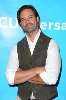 los angeles, 12 aug - josh holloway på nbcuniversal 2015 tca summer press tour på beverly hilton hotel den 12 augusti 2015 i beverly hills, ca foto